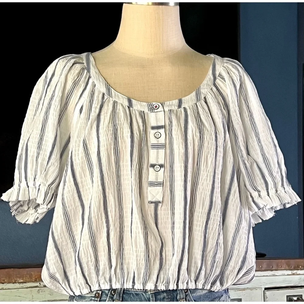 NWT Anthropologie Puff Sleeve Crop Blouse Top L
